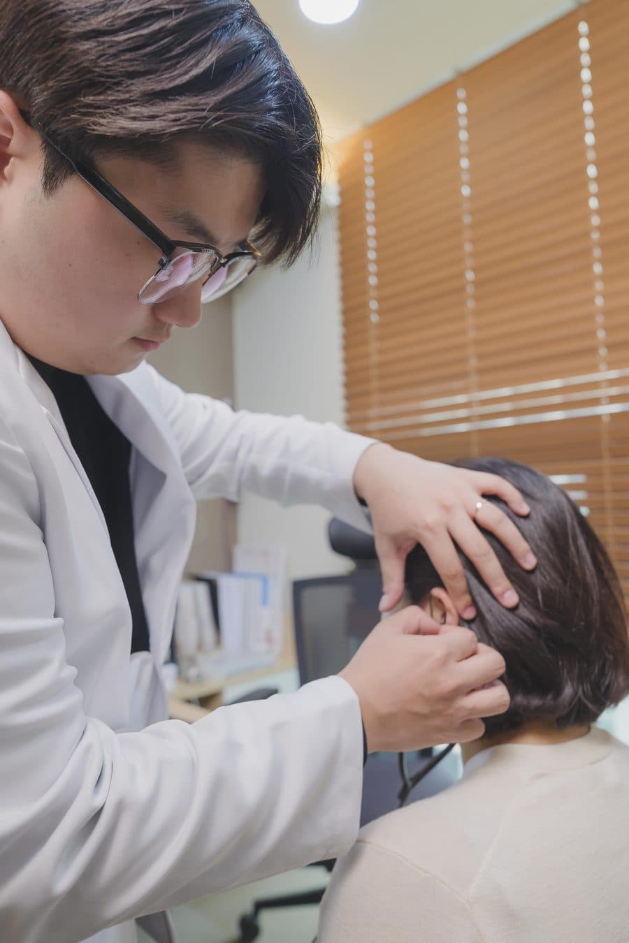 인천주안센터 보청기 착용 상담 장면